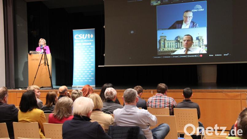 Jens Spahn und Albert Rupprecht sind beim Neustädter Wirtschaftsgespräch aufgrund der aktuellen politischen Ereignisse am Freitag nur per Videokonferenz aus Berlin zugeschaltet. Die Moderation übernimmt die stellvertretende Vorsitzende im CSU-Kreisverband Neustadt, Andrea Lang. Bild: prh