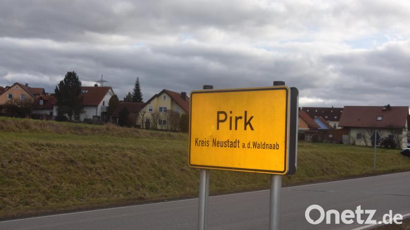 Das Landratsamt findet die Entscheidung der Gemeinde unverhältnismäßig. Deshalb wird ein vier Monate alter Bauantrag erneut im Gemeinderat diskutiert. Bild: fz
