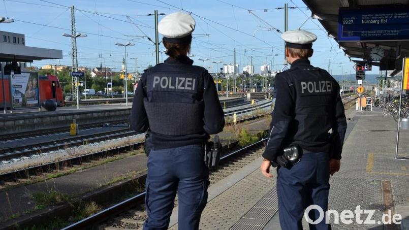 Die Bundespolizei leitete sofort eine Fahndung ein. Vom Täter fehlt jedoch jede Spur. Symbolbild: Bundespolizei/exb