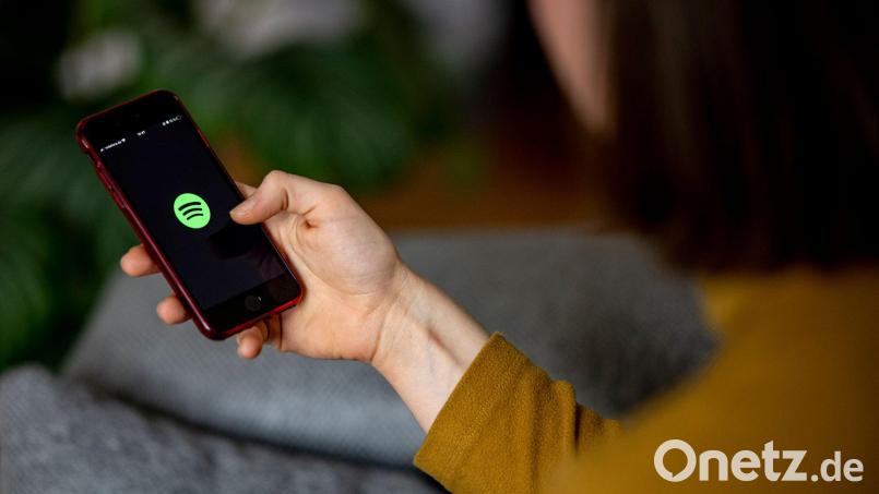 Zahl der Spotify-Nutzer steigt. Bild: Fabian Sommer/dpa/dpa-tmn