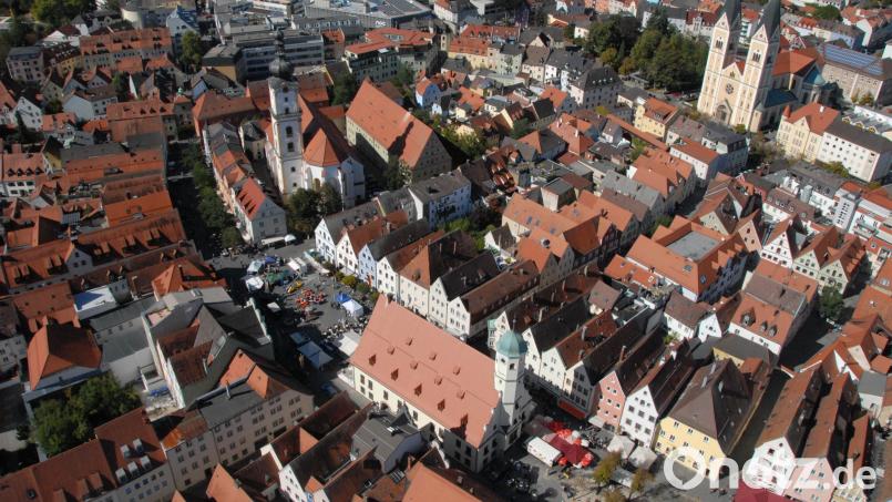 Der 15. Februar rückt immer näher. An diesem Tag müssen nicht nur die Weidener Immobilieneigentümer zum ersten Mal die neue Grundsteuer bezahlen. Luftbild: Michael Ascherl