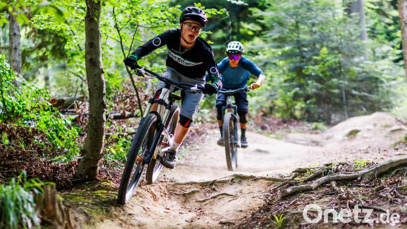 Mountainbiken ist im Trend. Nun will sich auch der Markt Tännesberg an der Errichtung neuer Trails beteiligen. Symbolbild: Philipp von Ditfurth/dpa