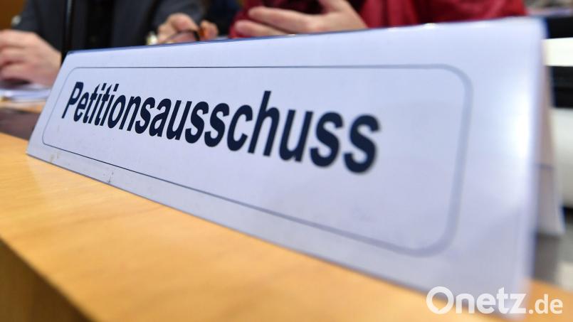 Sollten sich die Nabburger beim Bürgerentscheid klar für einen Tunnel aussprechen, so will Bürgermeister Frank Zeitler (CSU) das Thema im Petitionsausschuss des Bayerischen Landtags vorbringen. Bild: Martin Schutt