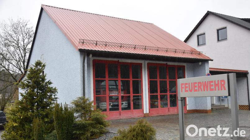 Das Feuerwehrhaus in Schmidmühlen ist zu klein geworden. Aber wo soll gebaut werden? Die Planung dafür steht heuer in der To-do-Liste der Marktgemeinde Schmidmühlen. Bild: bö