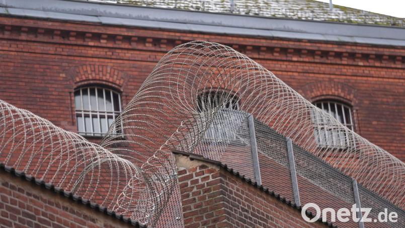 Nach einer Körperverletzung in einer Nabburger Diskothek muss eine 25-Jährige – einschlägig vorbestraft und unter laufender Bewährung – für fünf Monate hinter Gitter. Symbolbild: Marcus Brandt/dpa