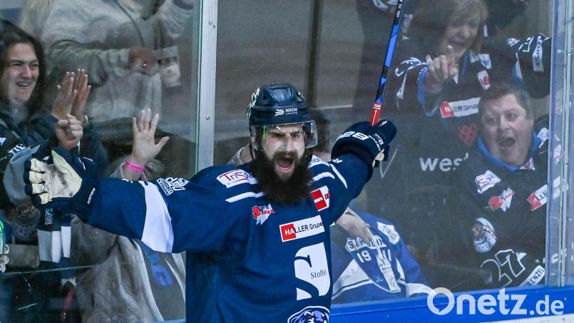 Cody Lampl lief in der DEL unter anderem für die Straubing Tigers auf. Archivbild: Armin Weigel/dpa