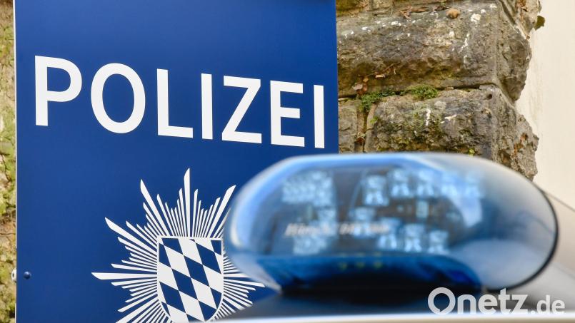 Die Polizei in Sulzbach-Rosenberg ermittelt nach einer mutmaßlichen Unfallflucht. Symbolbild: Petra Hartl