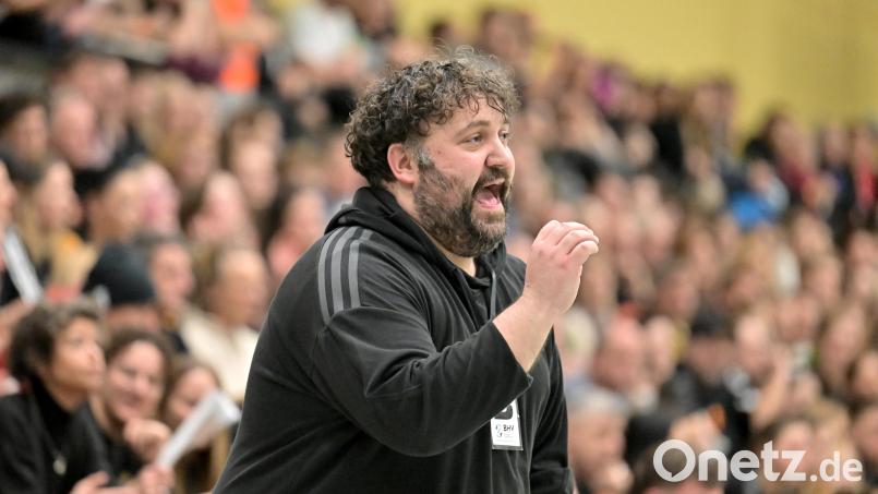 Christof Heiduk, Trainer der HG Amberg, war mit der Leistung in der zweiten Halbzeit überhaupt nicht einverstanden. Archivbild: Hubert Ziegler