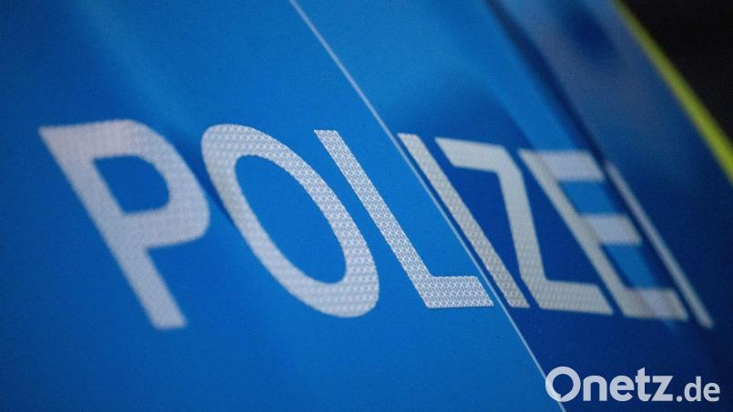 Die Polizei Neustadt findet dank Zeugenaussagen einen 92-jährigen der Unfallflucht begangen hat. Symbolbild: Marijan Murat/dpa