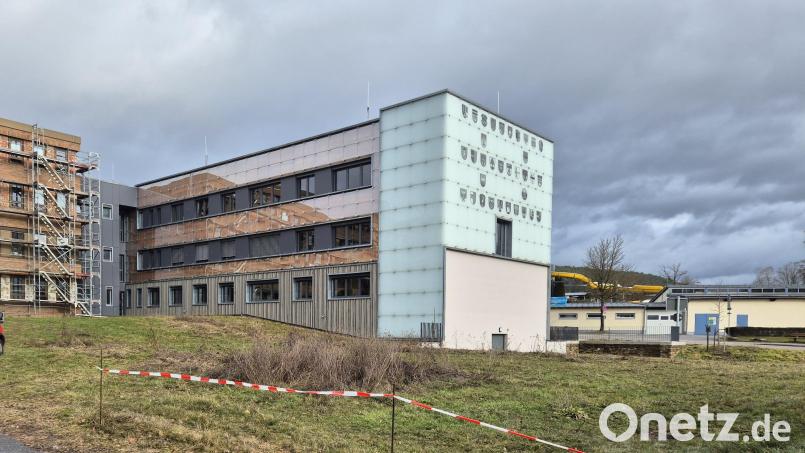Im Anschluss an den Neubau des Landratsamts soll der Sitzungssaal entstehen. In diesem Jahr sind dafür Planungskosten von einer Million Euro im Haushaltsentwurf des Landkreises veranschlagt. Bild: Hösamer