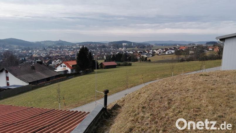 Der Haushalt 2025 der Stadt Oberviechtach weist rund zehn Millionen Euro für Baumaßnahmen aus. Trotz Investitionen, wie für das neue Wasserwerk am Galgenberg (Bild), werden aufgrund hoher Fördersummen seit 2022 die Schulden abgebaut. Bild: Portner
