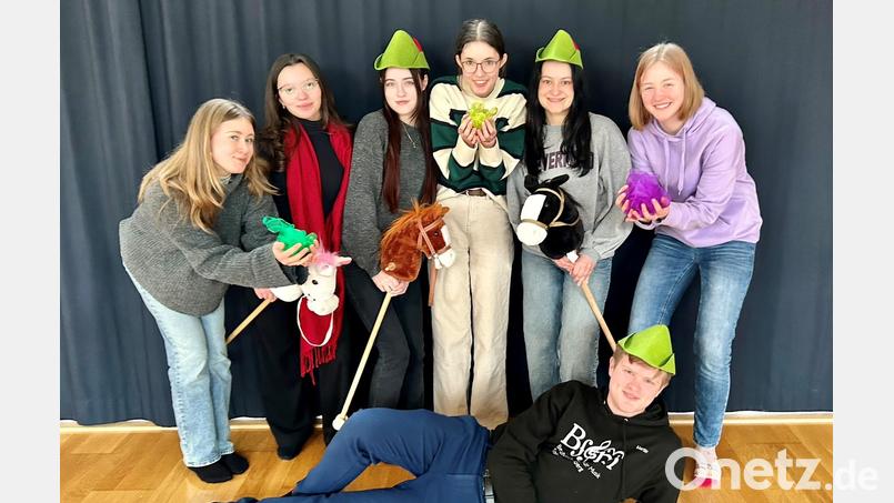 Studierende der Berufsfachschule für Musik in Sulzbach-Rosenberg haben ein Liederprojekt gestartet. Bild: Frank Ebel/exb