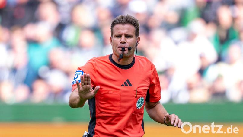 Bundesliga-Schiedsrichter Felix Brych ist beim Bayerischen Fußball-Verband als stellvertretender Hauptabteilungsleiter Sport für die Nachwuchsleistungszentren zuständig. Archivbild: David Inderlied/dpa