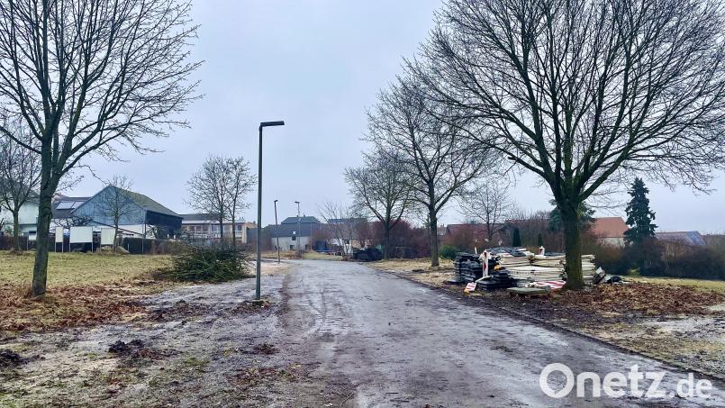 Stefan Blind (CSU), Marktrat in Freihung, kritisierte bei der Sitzung den Zustand des von einer Firma als Lagerplatz benutzten Parkplatzes. Bild: Gerhard Krones