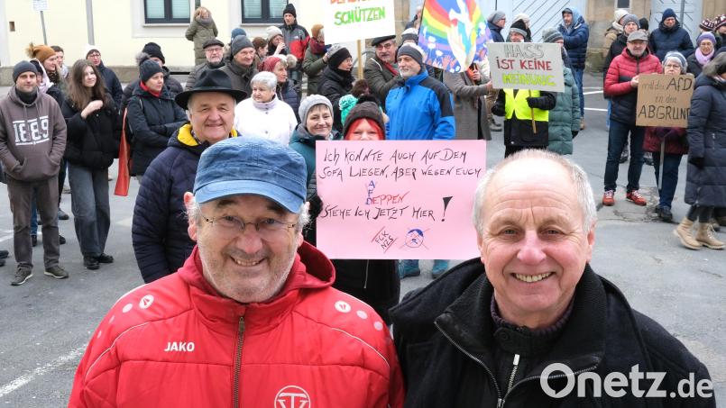 TV-Vorsitzender Andreas Eckl (links) und sein Stellvertreter Peter Haas (rechts) bekamen im Vorfeld der Kundgebung heftigen Gegenwind.. Bild: Hirsch