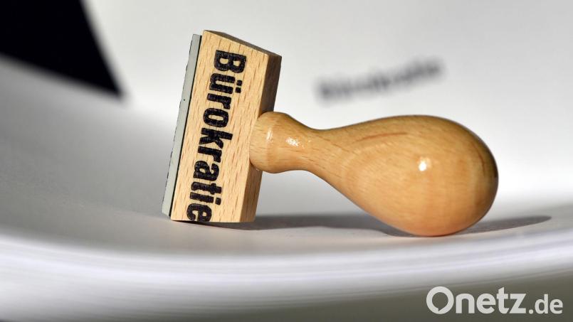 Weniger bürokratische Hürden soll es an verschiedenen Stellen im Freistaat bald geben. Symbolbild: Ralf Hirschberger/dpa