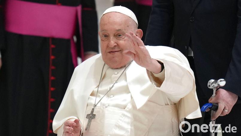 Seit Freitag wird Papst Franziskus in einer Klinik behandelt. (Archivbild) Bild: Alessandra Tarantino/AP/dpa