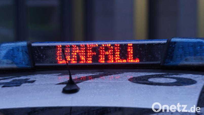 Die Polizei rückte zu dem Unfall aus. (Symbolbild) Bild: Marcus Brandt/dpa