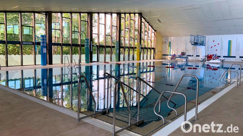 Das Hallenbad in Dachelhofen erweitert seine Kapazitäten für die Nutzung durch Vereine. Bild: Michaela Graf/exb