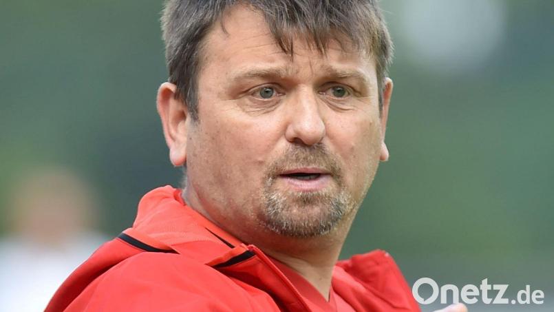 Roland Lang trainierte den TSV Erbendorf insgesamt 12 Jahre. Nun hört er zu Saisonende auf. Archivbild: A. Schwarzmeier