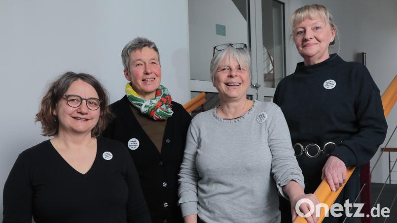 Anne Kuchler, Dorothe Pfeiffer, Martina Braun-Zweck und Ute Ludsteck (von links) von Omas gegen Rechts Amberg-Sulzbach. Bild: Wolfgang Steinbacher