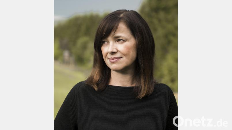 Die Autorin Kati Naumann schrieb ein Buch über die wechselvolle Geschichte des Kreuzfahrtschiffs "Astoria". Bild: Clementine Künzel/exb