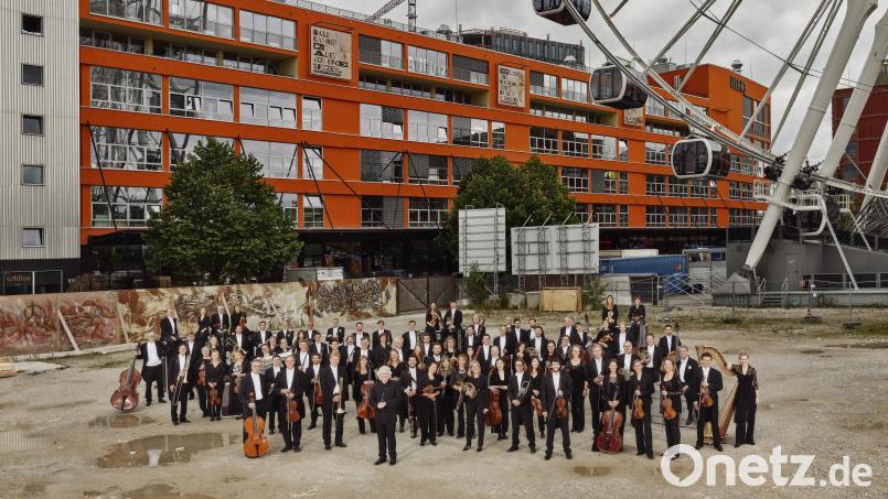 Das Symphonieorchester des Bayerischen Rundfunks (hier mit Chefdirigent Sir Simon Rattle) macht mit Mendelssohn Bartholdy und Mahler Station bei den Weidener Meisterkonzerten. Bild: BR/Astrid Ackermann/exb