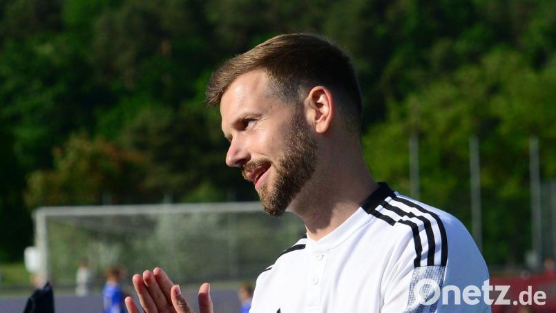 Max Birner (hier noch als Trainer des SV Diendorf) coacht ab der kommenden Saison seinen Heimatklub SV Kemnath am Buchberg. Bild: ham