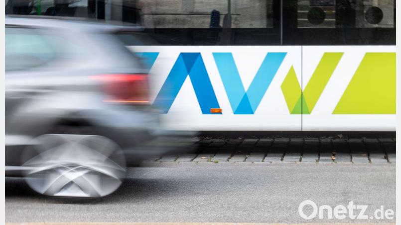In einem Linienbus des Augsburger Verkehrsverbundes (AVV) soll ein Fahrer Schülern Werbesongs der AfD vorgespielt haben. (Archivbild-Illustration) Bild: Stefan Puchner/dpa