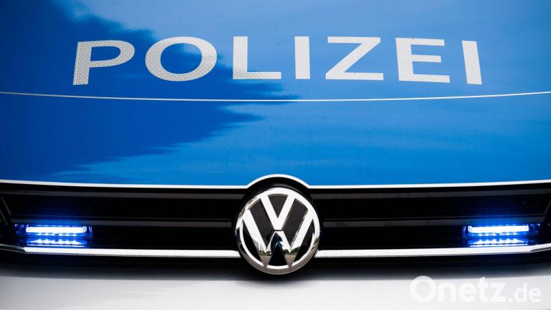 Einen Gottesdienst in Schwandorf störte ein Unbekannter am Samstagabend. Er konnte kurz darauf festgenommen werden. Symbolbild: Lino Mirgeler/dpa