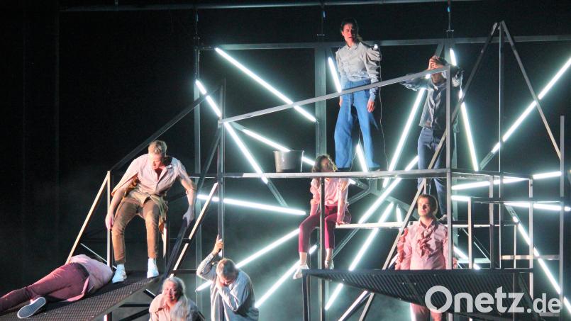 Wohin führt der Weg für das Landestheater Oberpfalz nach der Insolvenz der GmbH im vergangenen Jahr? Hier die Aufführung von Friedrich Schillers &quot;Die Räuber&quot; in der Max-Reger-Halle 2019. Archivbild: stg