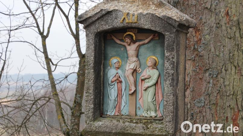 Die gusseisernen Kreuze wurden aus den Kreuzwegstationen herausgeschlagen. Bild: kro
