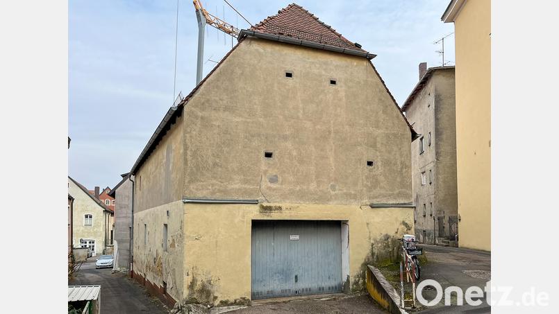 Das Anwesen Ballhausgasse 1 in der Amberger Altstadt war bisher noch nie Wohnhaus. Das soll sich wohl ändern, weshalb die Bauverwaltung eine Reform der Baugestaltungssatzung wollte. Bild: Petra Hartl