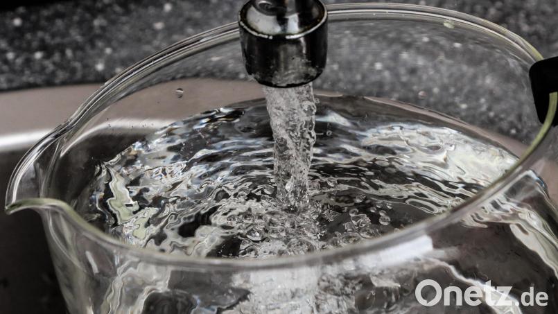 Die Wasserversorgung, aber auch die Entsorgung von Abwasser kostet Gebühren. Für Bechtsrieth wurden diese Beiträge nun neu kalkuliert. Symbolbild: Wolfgang Steinbacher