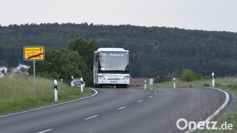In den Faschingstagen gibt es gleich in mehreren Orten in Amberg-Sulzbach Einschränkungen beim Buslinienverkehr: Haltestellen entfallen, Ersatzhaltestellen sind eingerichtet. Symbolbild: Petra Hartl