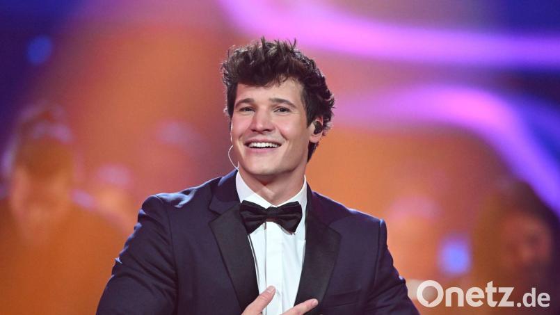 Wincent Weiss will sein privates Umfeld vor übergriffigen oder fiesen Kommentaren online schützen. (Archivbild) Bild: Hendrik Schmidt/dpa