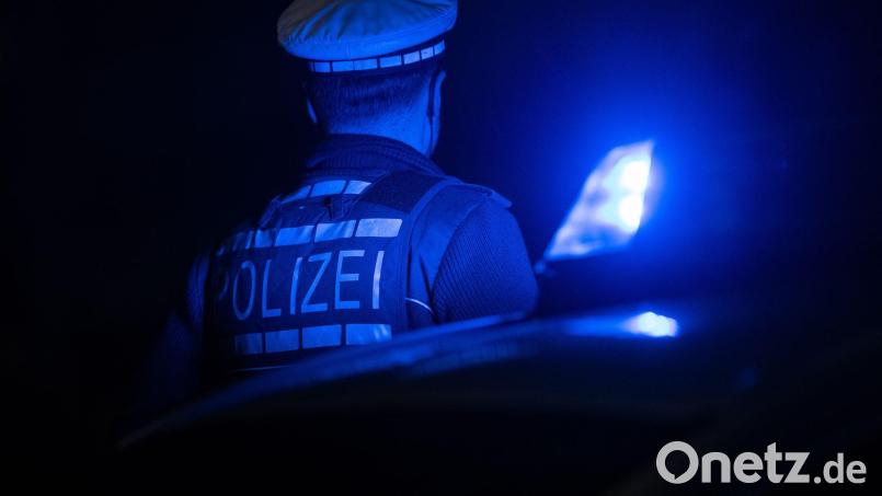 Die Polizei leitete eine Fahndung nach den Tätern ein. Symbolbild: Marijan Murat/dpa