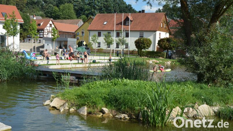 Bad Neualbenreuth (hier das Freizeitareal mit dem Dorfteich) hat für Touristen und Einheimische einiges zu bieten. Archivbild: jr