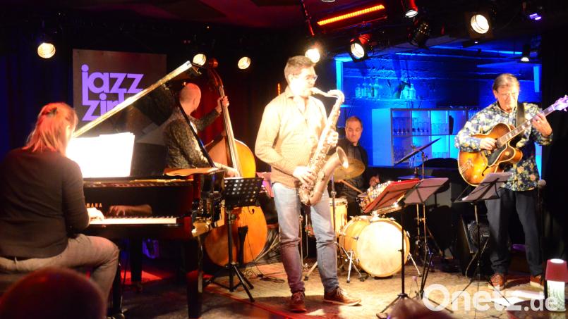 Die Roberto Bossard New Group auf der Bühne des Jazz-Zirkel. Bild: Kunz