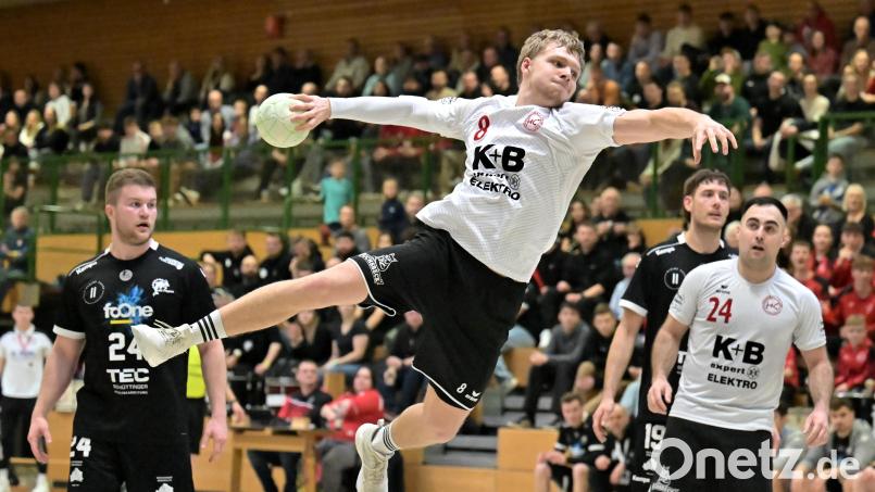 Anton Kallmeier vom HC Sulzbach-Rosenberg beim Abschluss. Nach der Niederlage gegen Forchheim müssen die Sulzbacher Handballer am kommenden Wochenende doppelt ran. Archivbild: Hubert Ziegler