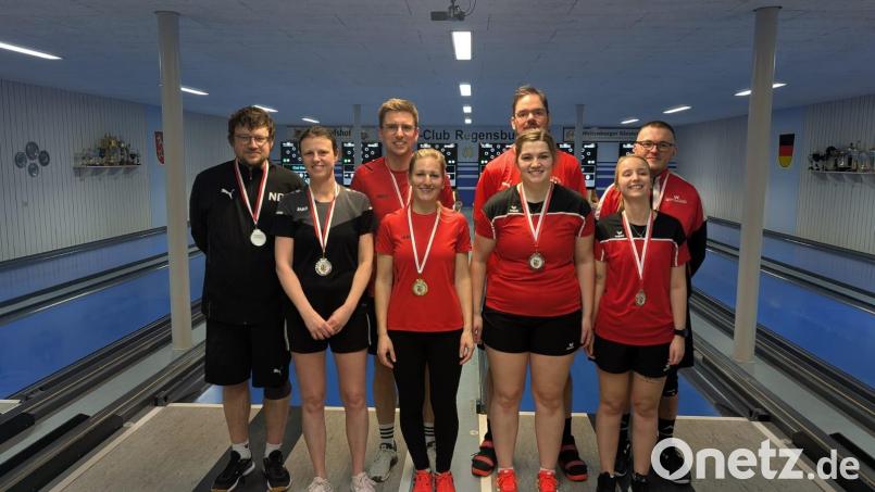 Die besten Tandems des Bezirks Oberpfalz v.l.: Nils Deichner, Martina Weininger, Tobias Klingl, Barbara Rupprecht, Daniel Rösch, Marie Gradl, Alexandra Auburger, Thomas Pfeffer. Bild: ruw