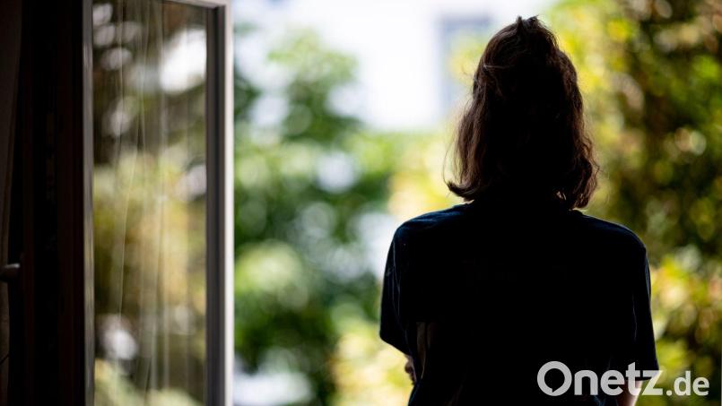 Durch den zunehmenden Druck in der Gesellschaft haben immer mehr Menschen psychische Probleme. Die Klientenzahlen in der Beratungsstelle für seelische Gesundheit der Caritas Weiden-Neustadt steigen kontinuierlich, so dass es längst Wartelisten gibt. Symbolbild: Fabian Sommer/dpa
