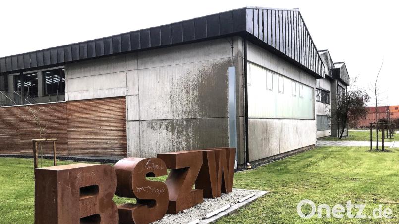 Um den Neubau der Werkstätten des Beruflichen Schulzentrums in Wiesau ging es in einer Sitzung es Ausschusses für Schulen, Bildung und Sport. Im Bild einige der bestehenden Gebäudeteile, die zwischen 1960 und 1981 errichtet wurden. Archivbild: wro
