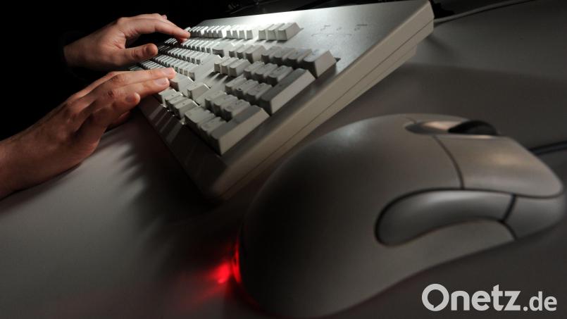 Ein Unbekannter hat unbefugt ein Hörbuch-Abo abgeschlossen. Symbolbild: Jochen Lübke/ dpa