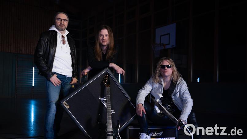 Die Rockband &quot;Major Overdrive&quot; hat das in der Pleysteiner Turnhalle gedrehte Musikvideo zu ihrer neuen Single „White Lies Creeping“ veröffentlicht. Bild: Jan Gresser