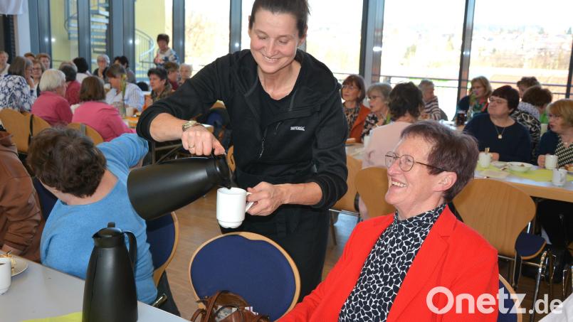 Lebensfreude war beim Landfrauentag zu spüren. Dazu trug auch frischer Kaffee bei. Bild: jr