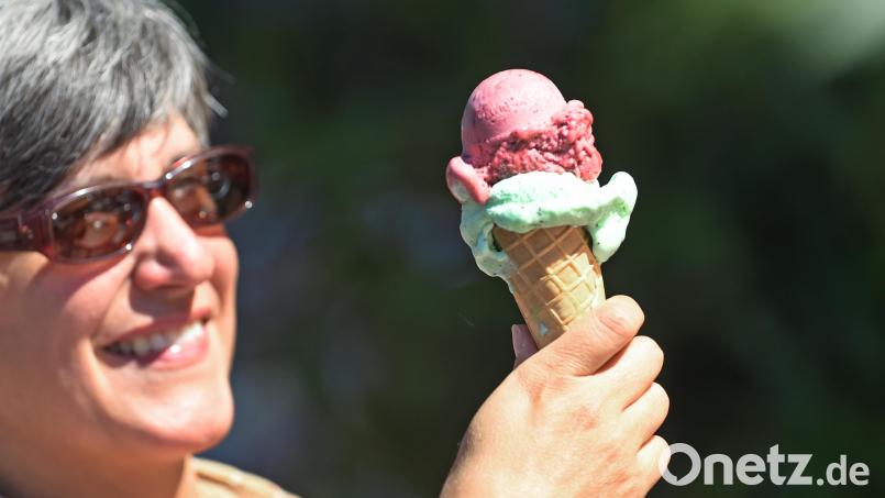 Eine Kugel Pistazien-Eis kostet am Hauptmarkt in Nürnberg bis zu 3,60 Euro. Symbolbild: Holger Hollemann/dpa