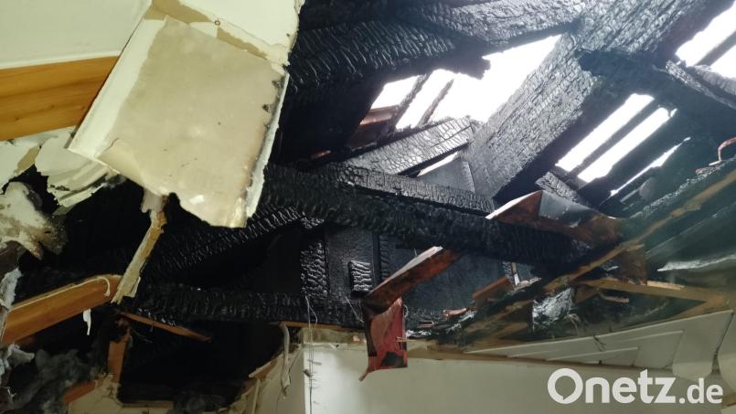 Am Trafo einer Deckenbeleuchtung unterm Giebel entstand der Brand eines Wohnhauses in Mantel. Bild: Ingrid Popp