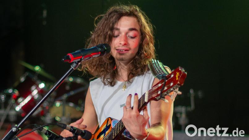 Joshua Caleb ist Stammgast im Jugendzentrum, tritt dort auf und tüftelt an Songs im Tonstudio. Bild: CVJM Neukölln