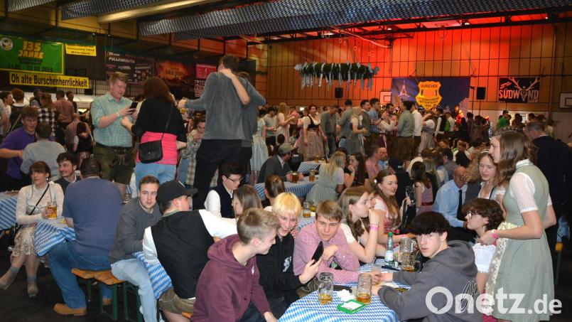 Wieder aus allen Nähten platzen sollte an diesem Samstag, 15. März, die Mitterteicher Mehrzweckhalle, wenn der Burschenverein zu seinem 44. Starkbierfest einlädt. Archivbild: jr